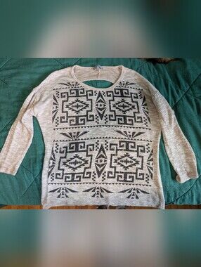 Beige Aztec Pattern Lightweight Keyhole Back Sweater!!